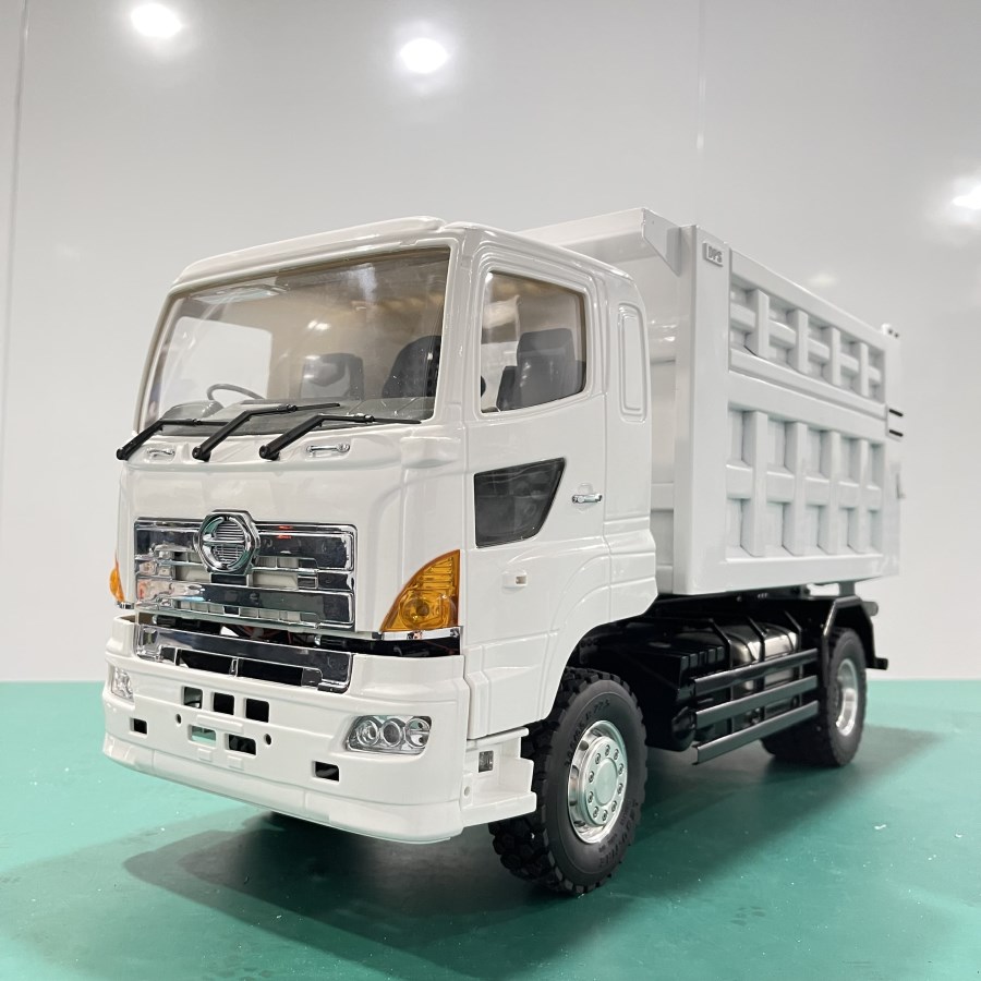 Hino700 4x4 Dump Truck RTR