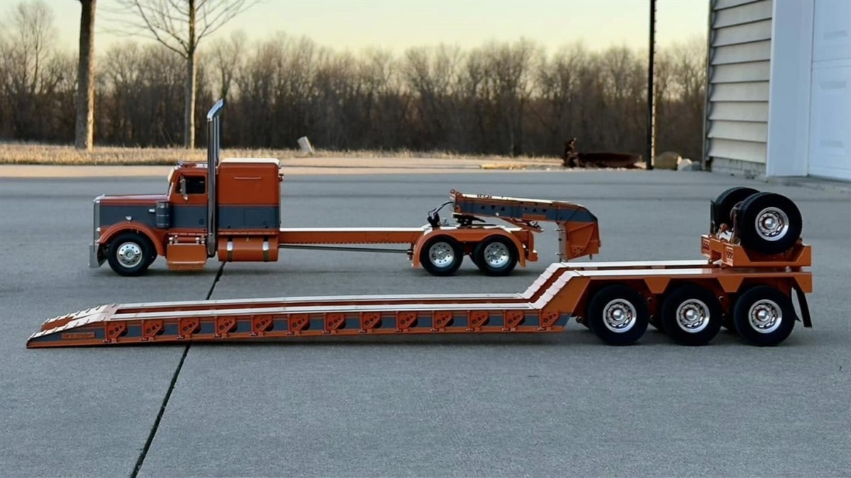 DPS LOWBOY TRAILER 3AXLE WITH COVERED FENDER 1/14